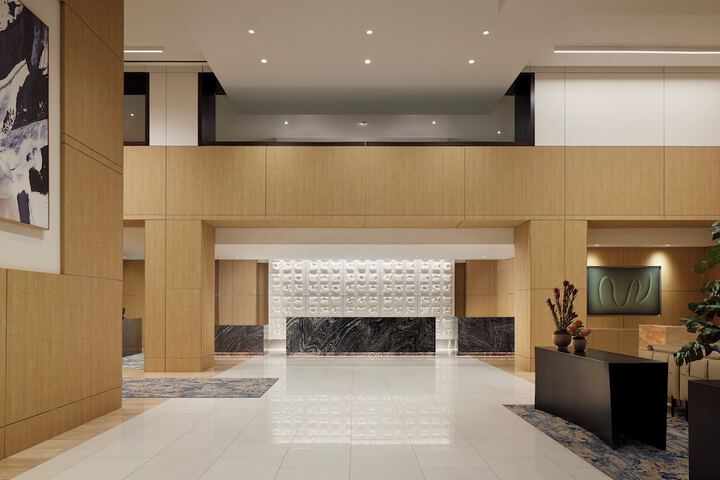 Lobby lounge