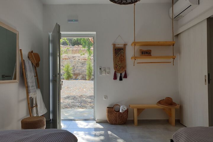Room 25 of 127