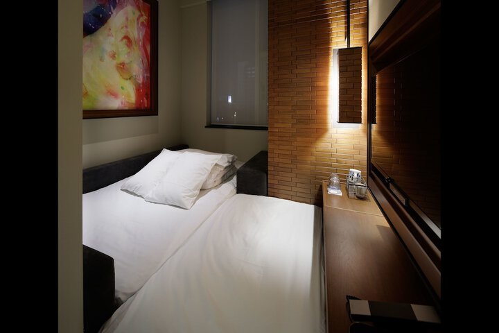 Room 7 of 127