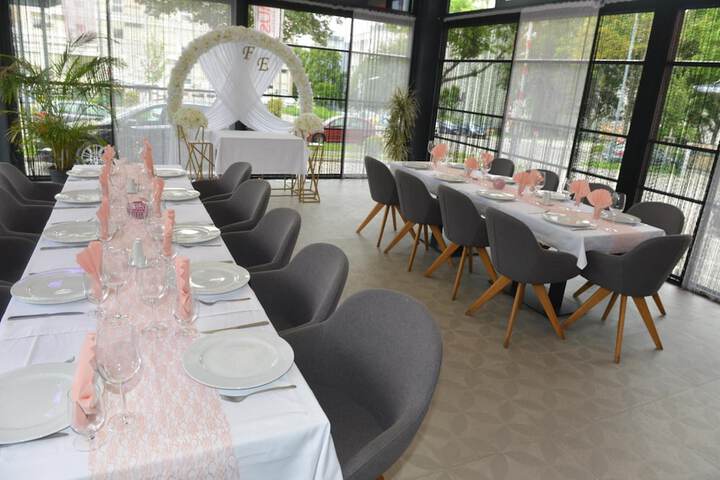 Dining 42 of 66