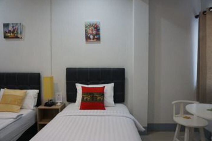 Room 9 of 27