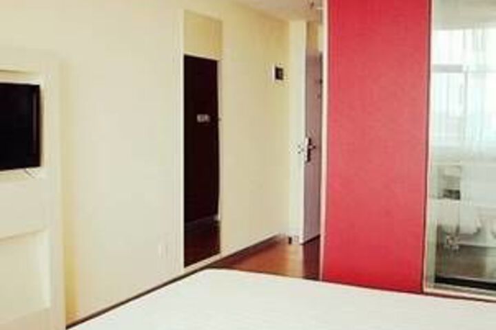Room 14 of 23