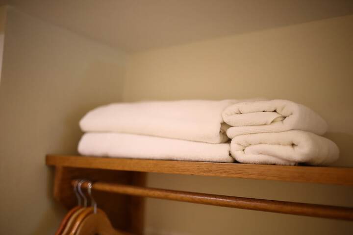 Room 52 of 91