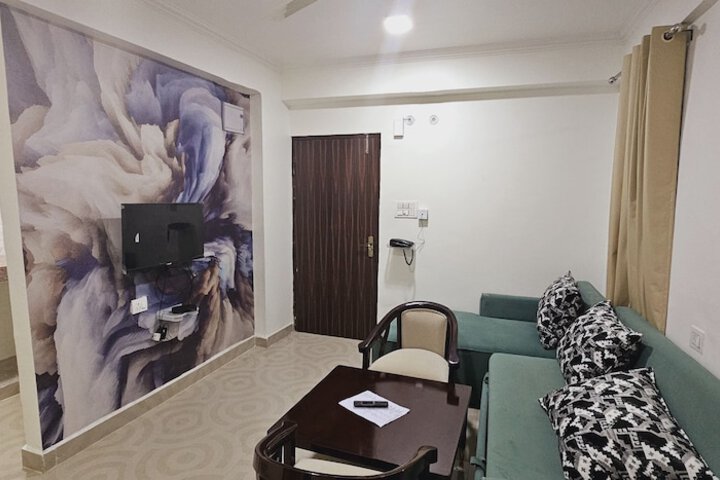 Room 13 of 22
