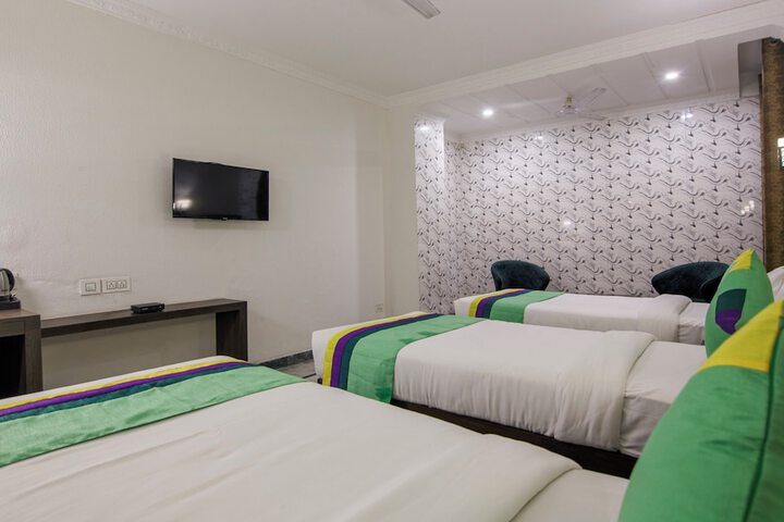 Room 13 of 29