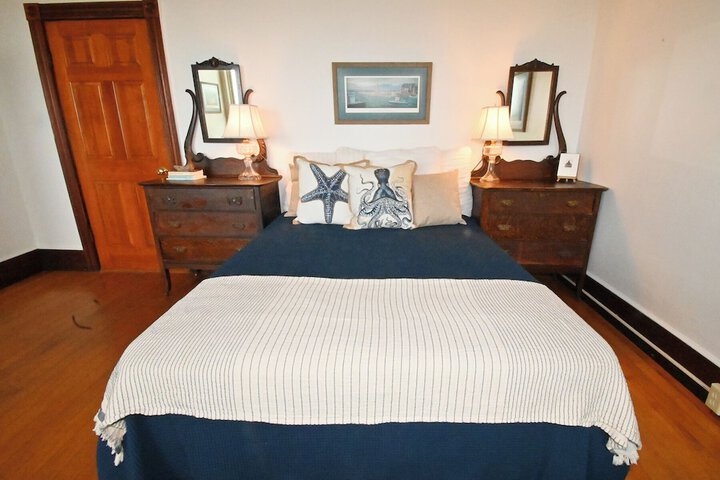 Room 4 of 40