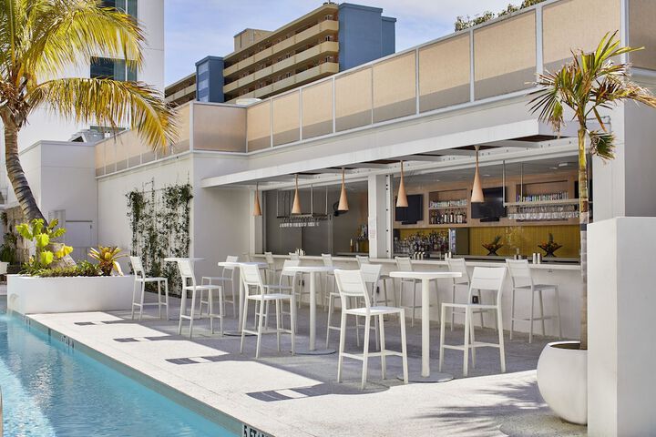 Poolside bar