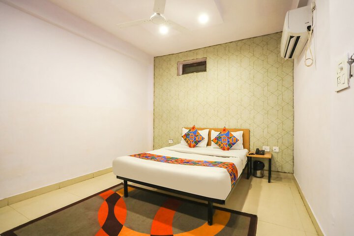 Room 10 of 33