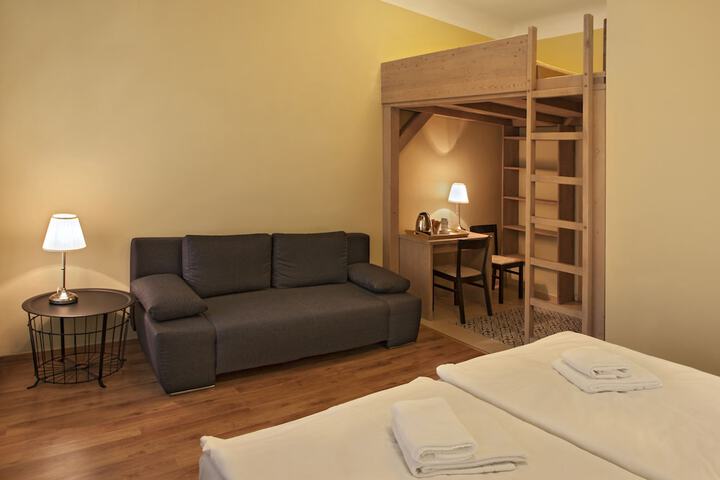 Room 20 of 93