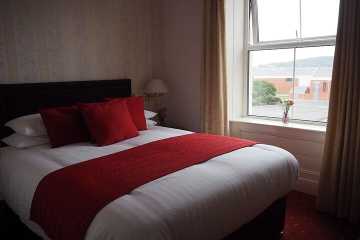 Room 25 of 54