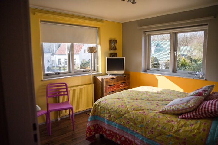 Room 6 of 42