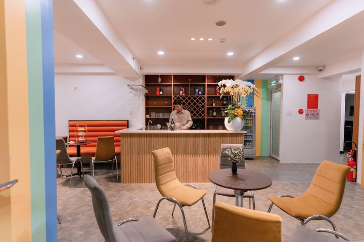 Lounge 120 of 125