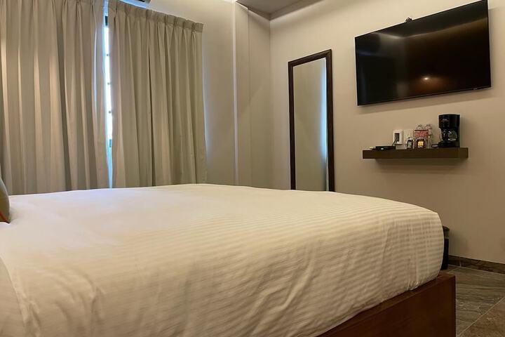 Room 4 of 81
