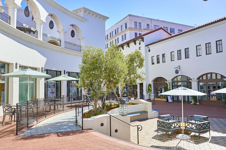 Shopping mall