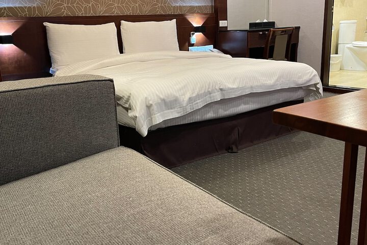 Room 51 of 59