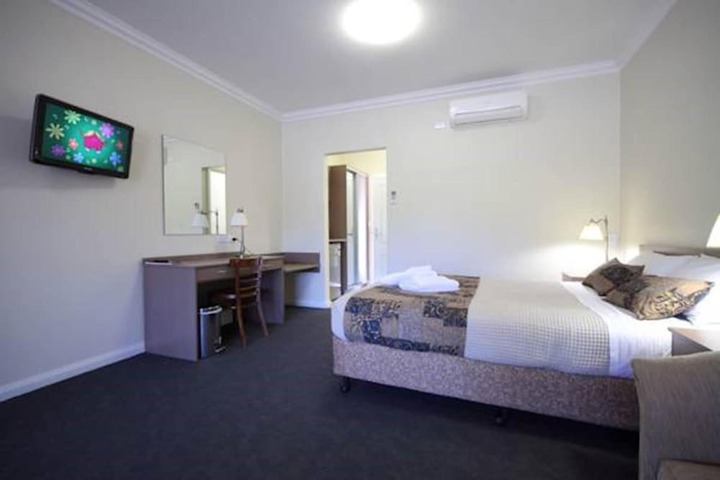 Room 13 of 40