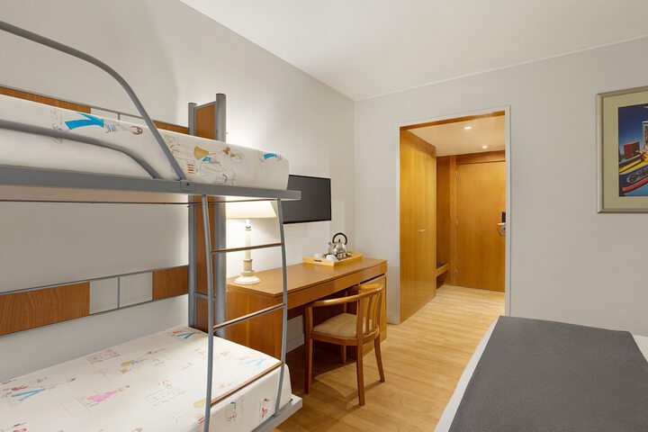 Room 13 of 70