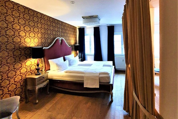 Room 7 of 22