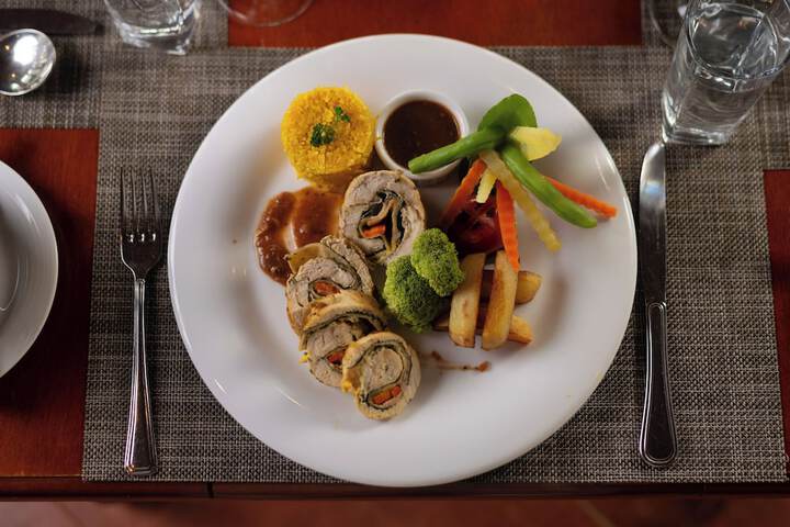 Dining 46 of 65
