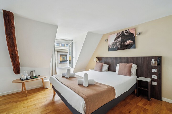 Room 11 of 20