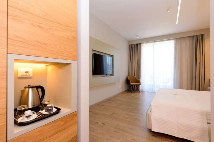 Room 10 of 35