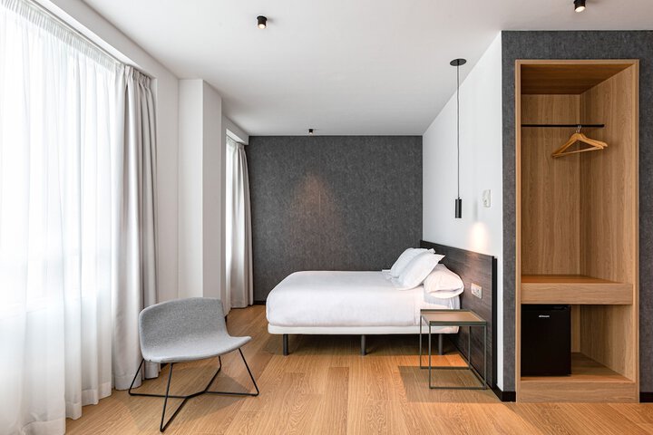 Room 4 of 31