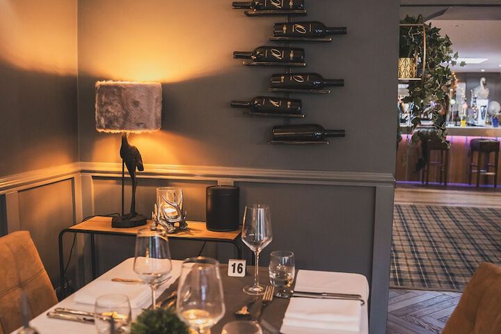 Dining 60 of 71