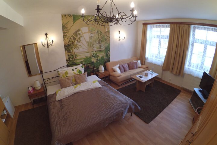 Room 4 of 44
