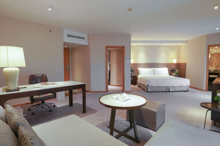 Room 15 of 87