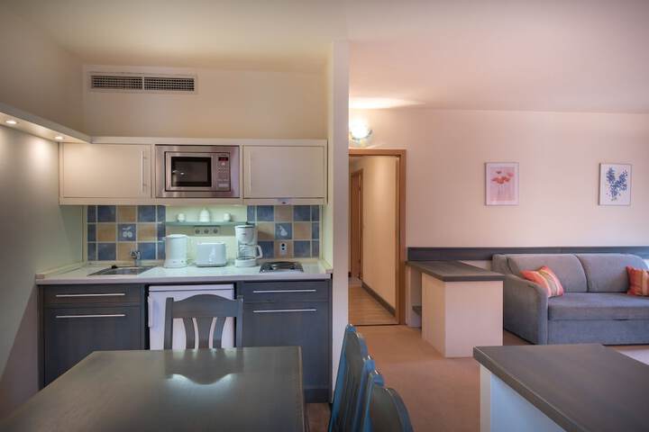 Room 6 of 35