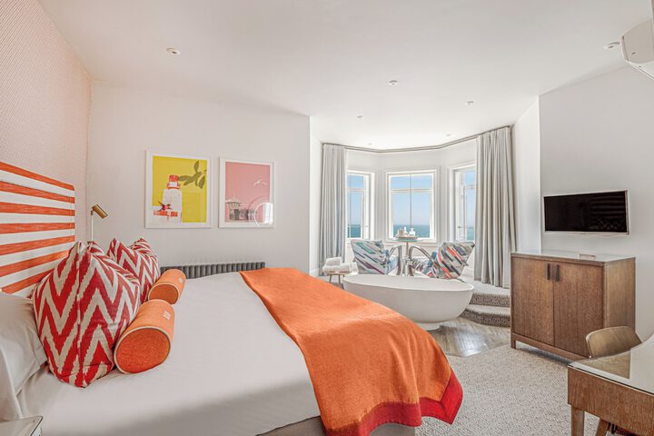 Room 20 of 38