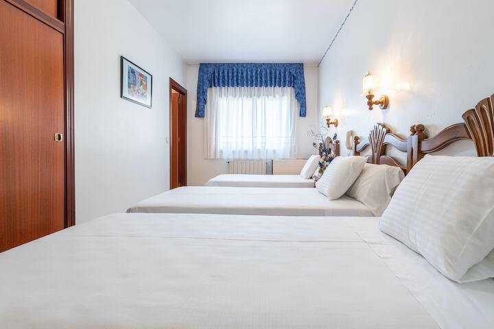 Room 15 of 103