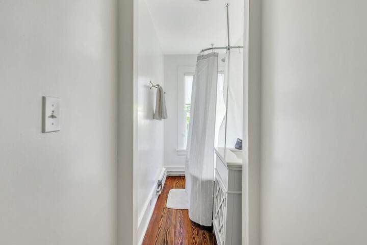 Room 6 of 86