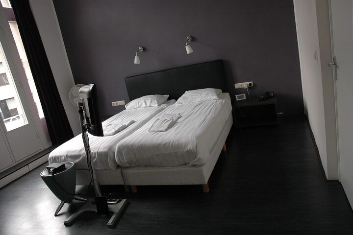 Room 9 of 70
