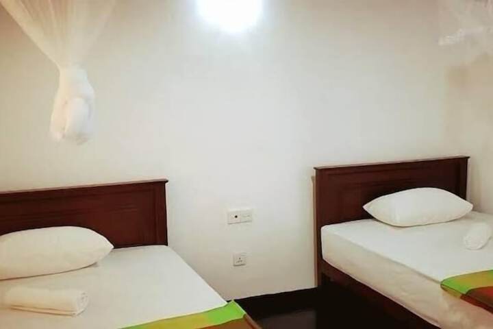 Room 14 of 36