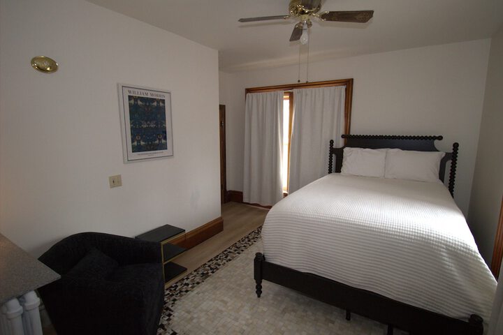 Room 1 of 9