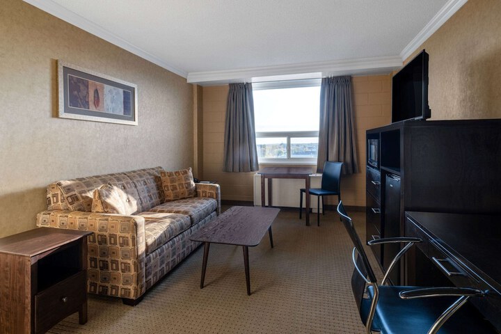 Room 11 of 35