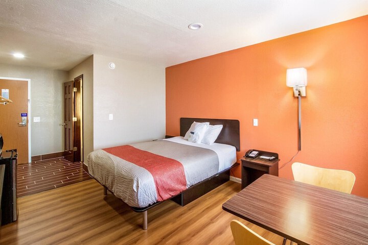 Room 19 of 44