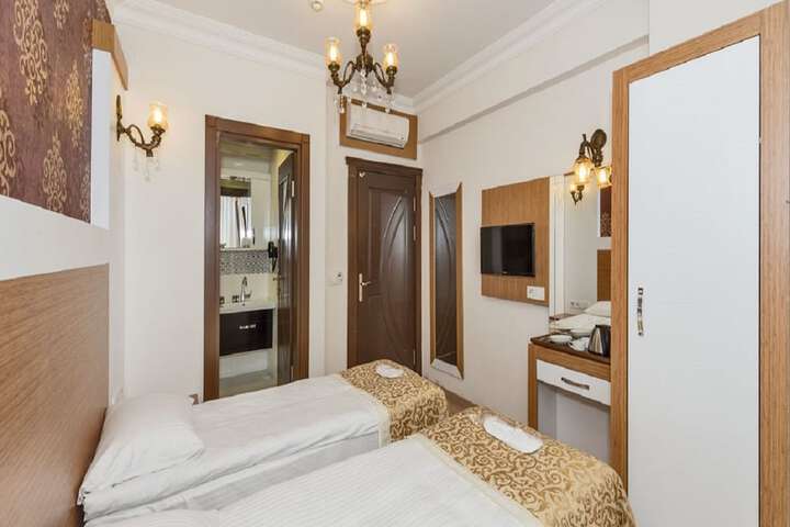 Room 45 of 70