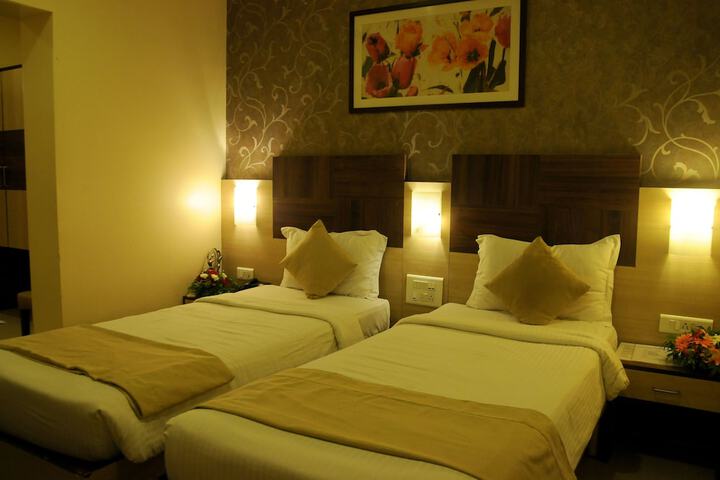 Room 28 of 53