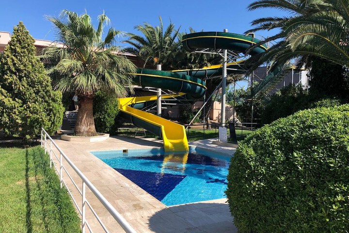 Pool 23 of 48