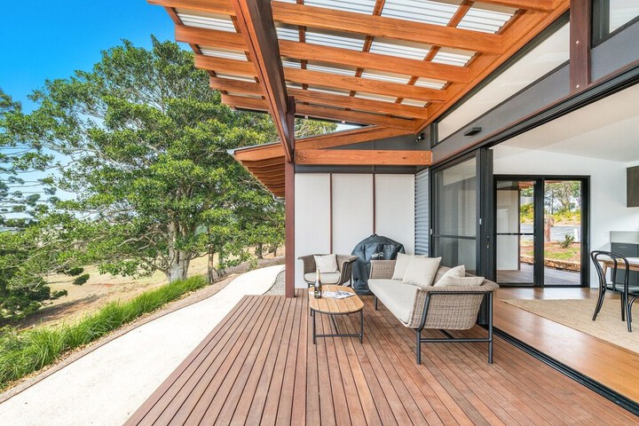 Sundeck 17 of 21