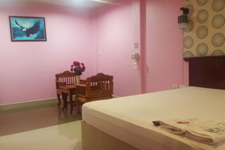 Room 12 of 35