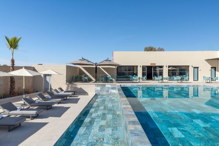 Pool Hotel