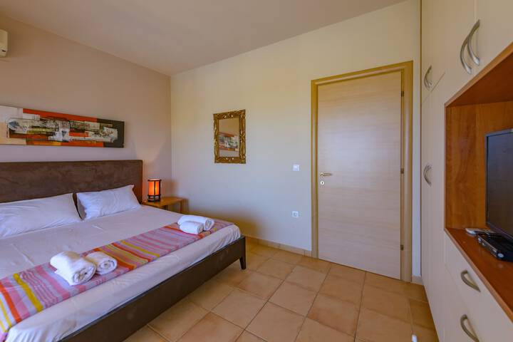 Room 5 of 31