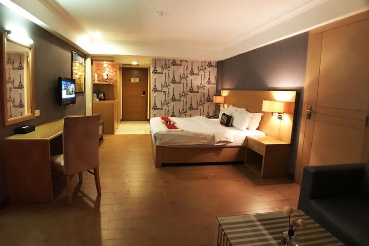 Discovery Hotel