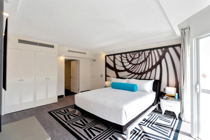 Room 45 of 148