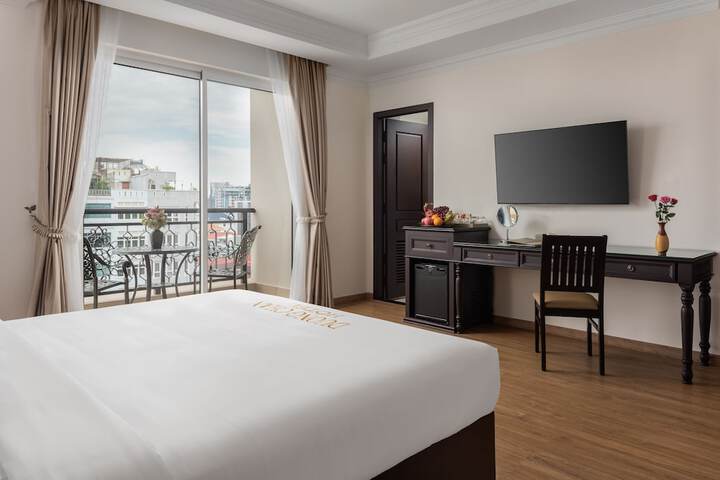 Room 6 of 43