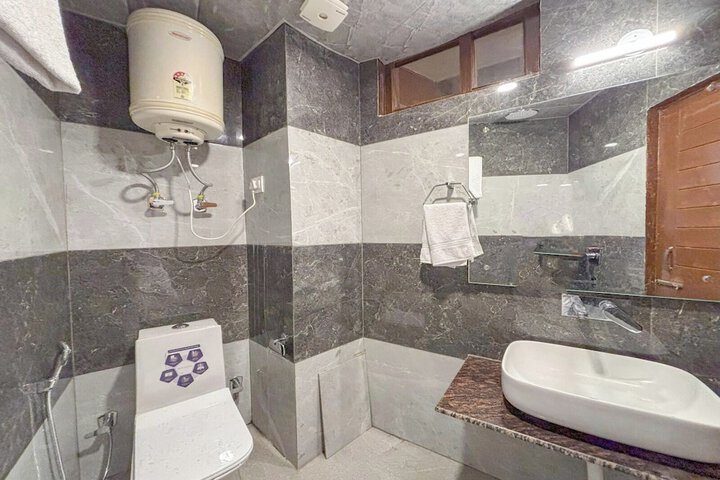 Room 16 of 21