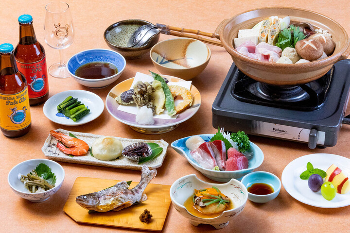 ・[Dinner example] Chicken hotpot where you can enjoy the deep flavor of seasonal ingredients and chicken broth
